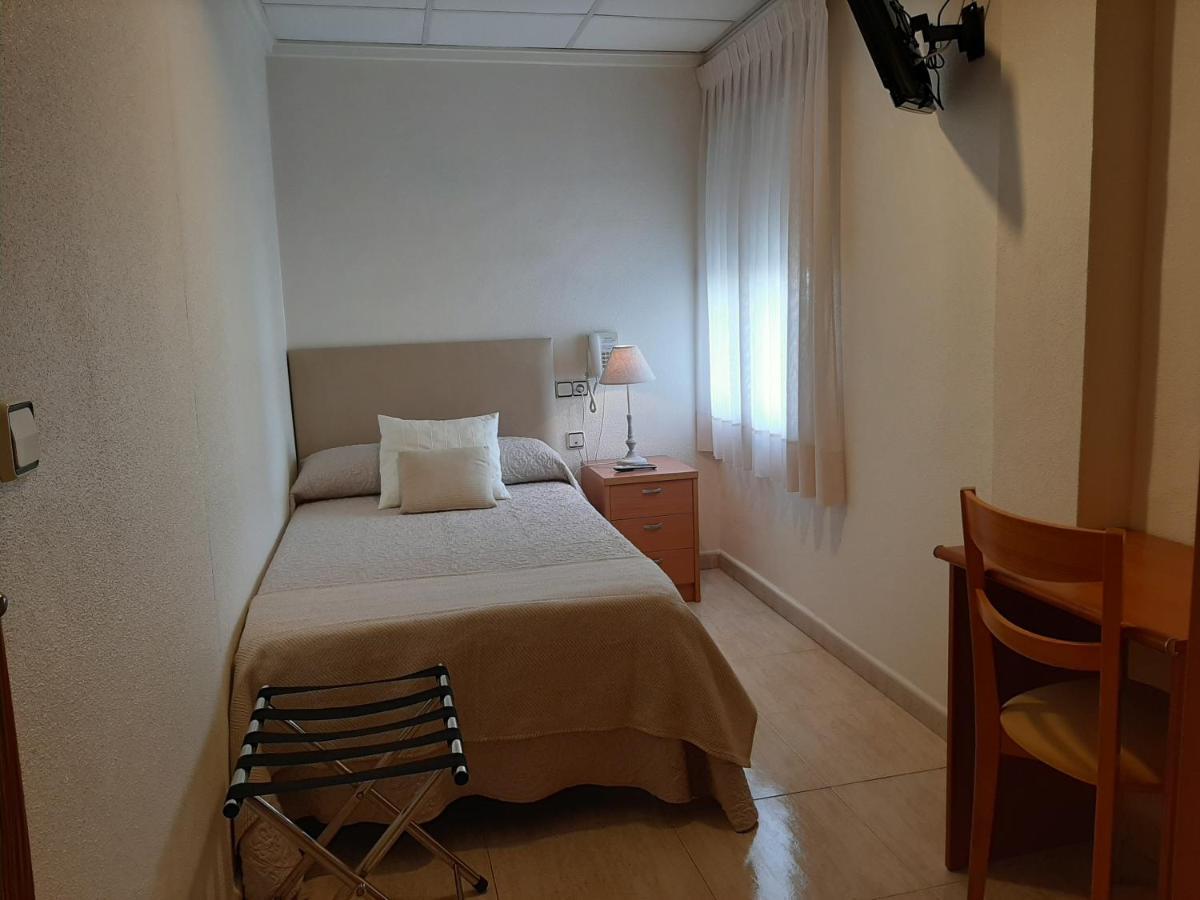 Hostal El Retiro Almoradi Exterior photo